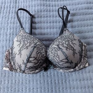 Victoria's Secret Very Sexy Lace Pushup Bra 34C